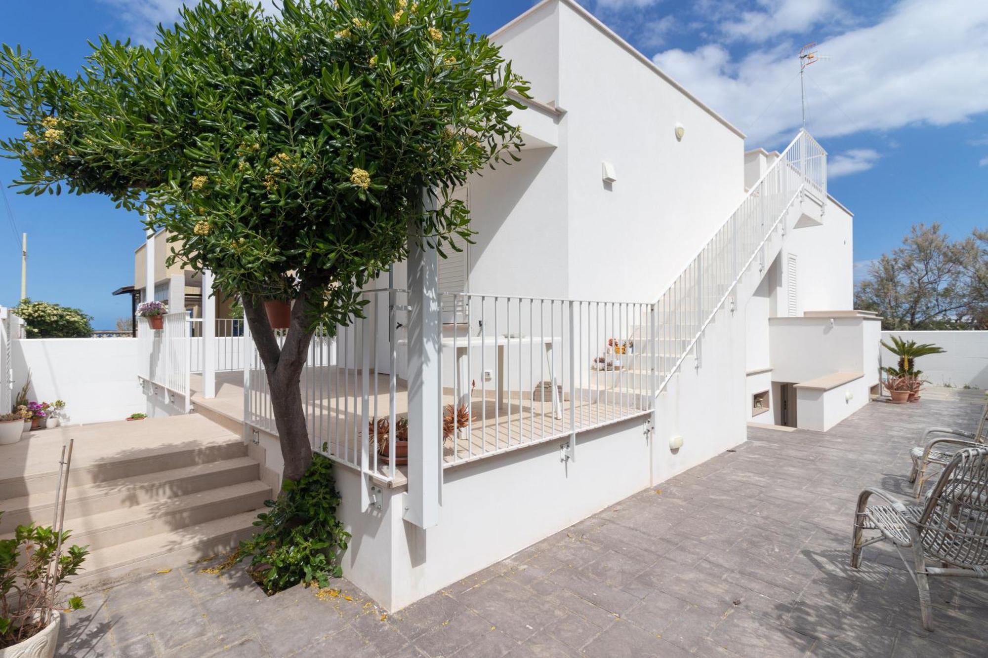 Rossella House Apartment Mola di Bari Bagian luar foto